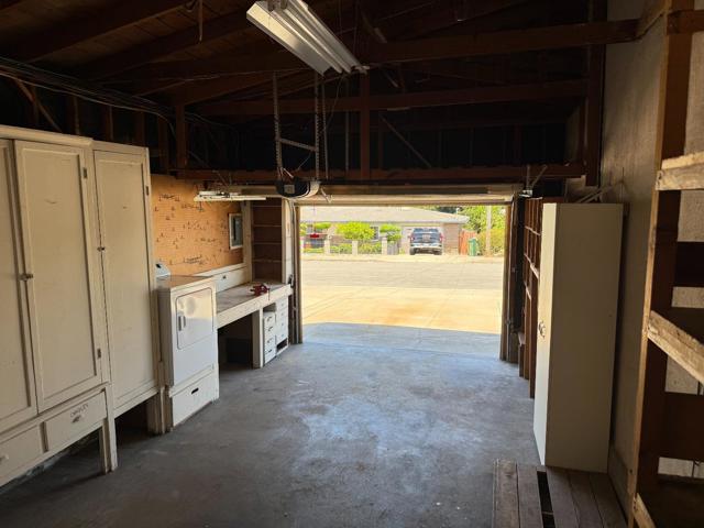 542 English Avenue, Monterey CA: https://media.crmls.org/mediaz/4b12ffb1-82c7-41dc-b552-8f8997a19d7a.jpg