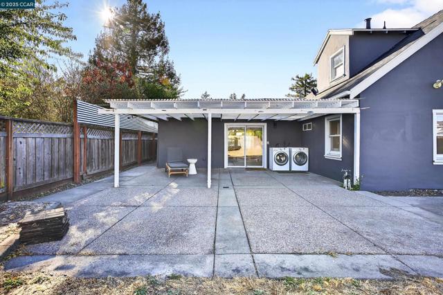 5774 Friar Ct, El Sobrante CA: https://media.crmls.org/mediaz/4b133c1a-022c-4e86-a2c7-fae27ff55615.jpg