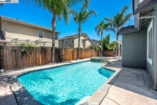 2315 Sabrina Way, Tracy CA: https://media.crmls.org/mediaz/4b1343e1-11de-48c1-b8f3-f08b92dbe872.jpg