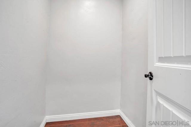 8060 Lemon Ave, La Mesa CA: https://media.crmls.org/mediaz/4b13efa3-f1db-467b-8377-de9654e8e560.jpg