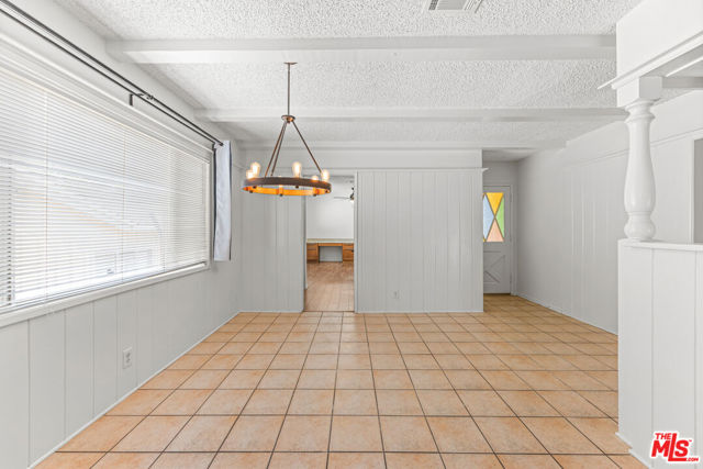 5013 Catalon Avenue, Woodland Hills CA: https://media.crmls.org/mediaz/4b14a66c-1606-423d-ba47-00ad1008d605.jpg
