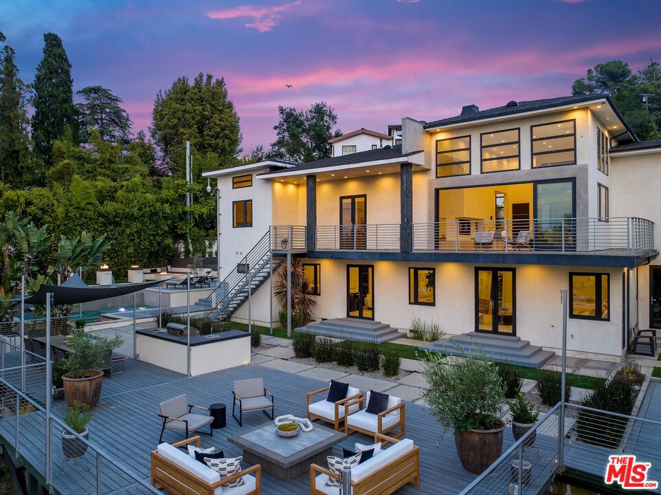 3768 Berry DriveStudio City img 2