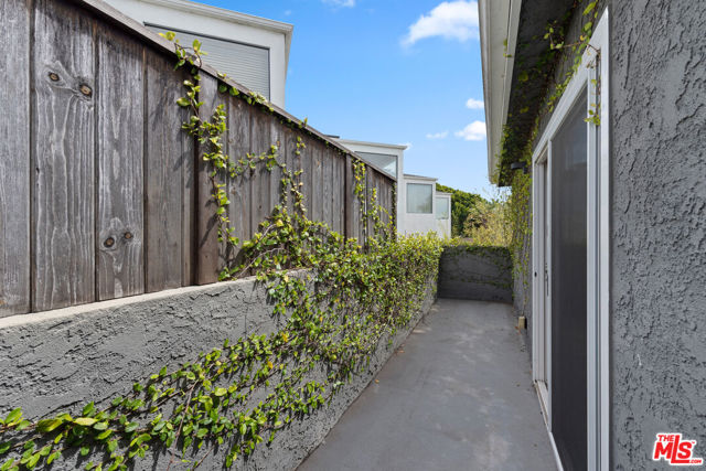 1807 Oak Street photo 7