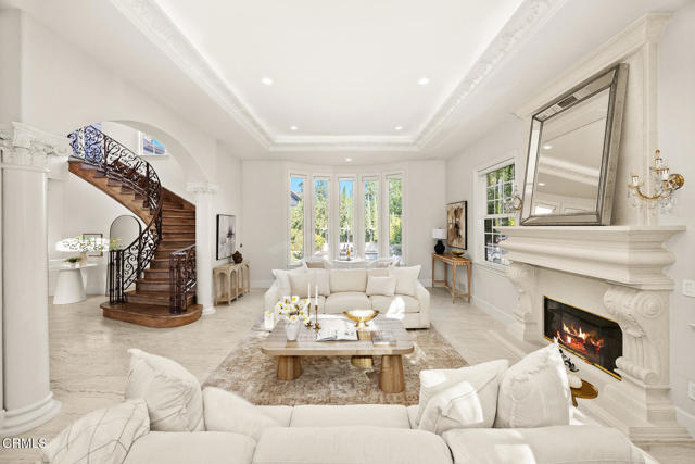5008 La Canada Boulevard, La Canada Flintridge CA: https://media.crmls.org/mediaz/4b151fca-d7ec-4d19-b094-31ec75eb5a4a.jpg