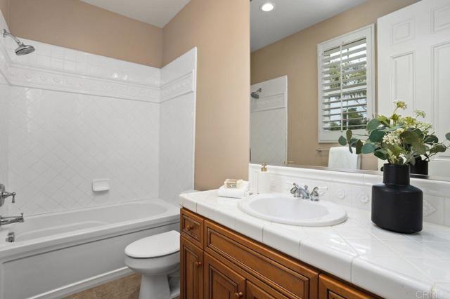648 California Oak Drive, Vista CA: https://media.crmls.org/mediaz/4b1542b5-8efa-4c62-a797-659eb29081ab.jpg