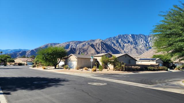 3864 Mission Peak, Palm Springs CA: https://media.crmls.org/mediaz/4b1624c2-7eda-40f1-8209-e7a49f133135.jpg