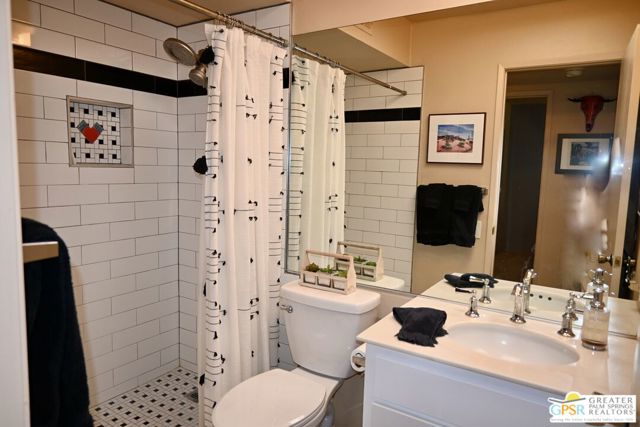 2117 Sunshine Way, Palm Springs CA: https://media.crmls.org/mediaz/4b166f82-5510-4a32-903f-2645cf92cf3c.jpg