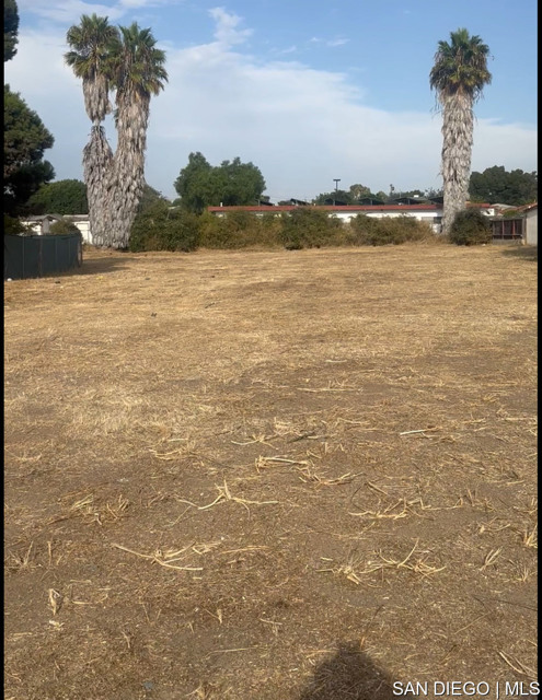985 Fifth AVE, Chula Vista CA: https://media.crmls.org/mediaz/4b1686e3-2114-40a0-bae6-c3b7df918e09.jpg
