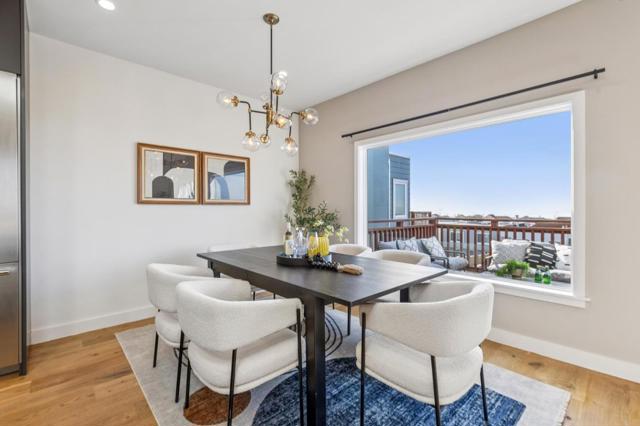 2271 40th Avenue, San Francisco CA: https://media.crmls.org/mediaz/4b16d852-32b6-4f0f-b6be-2c26929c1c86.jpg