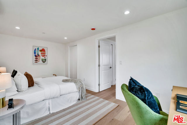 7832 Croydon Avenue, Los Angeles CA: https://media.crmls.org/mediaz/4b177b54-d0ca-4ad2-ba60-242ae42ce30a.jpg