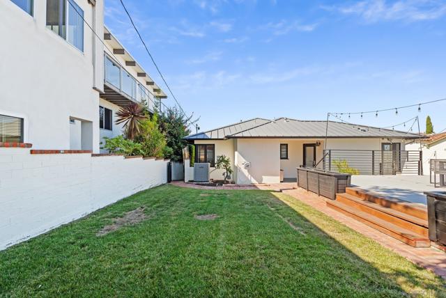 3301 Trumbull St, San Diego CA: https://media.crmls.org/mediaz/4b182c02-d3d8-4779-9a76-6cd66a3362fc.jpg