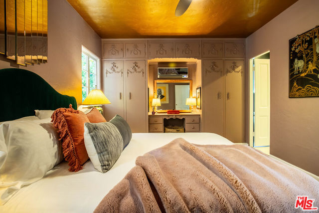 148 W Camino Descanso, Palm Springs, CA 92264