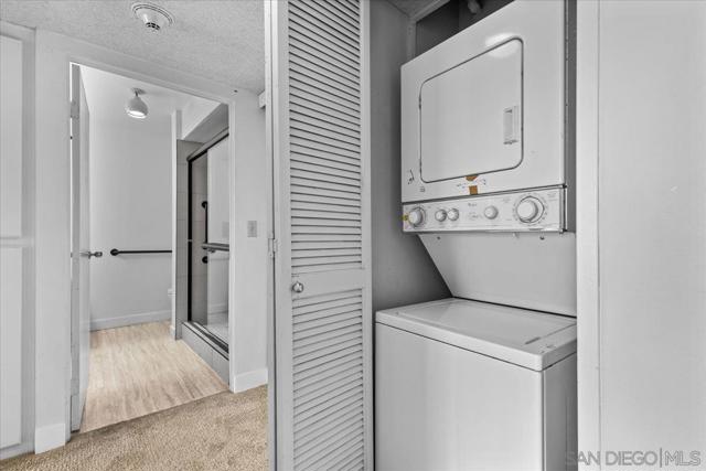 1820 Avenida Del Mundo, Coronado CA: https://media.crmls.org/mediaz/4b19fb99-6370-4f7d-bcc9-aad7756cb99e.jpg
