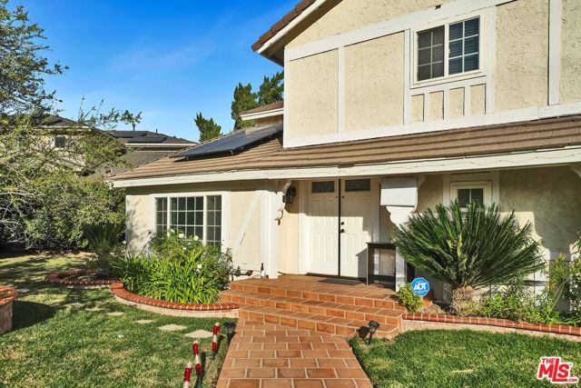 11158 Newcastle Avenue, Granada Hills CA: https://media.crmls.org/mediaz/4b1a09bc-9071-4191-bf80-56507d8ab9b4.jpg