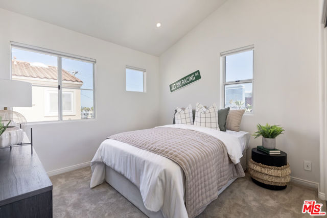 1630 E Palm Avenue, El Segundo CA: https://media.crmls.org/mediaz/4b1ab718-39be-48b4-af15-996aa118cc3d.jpg