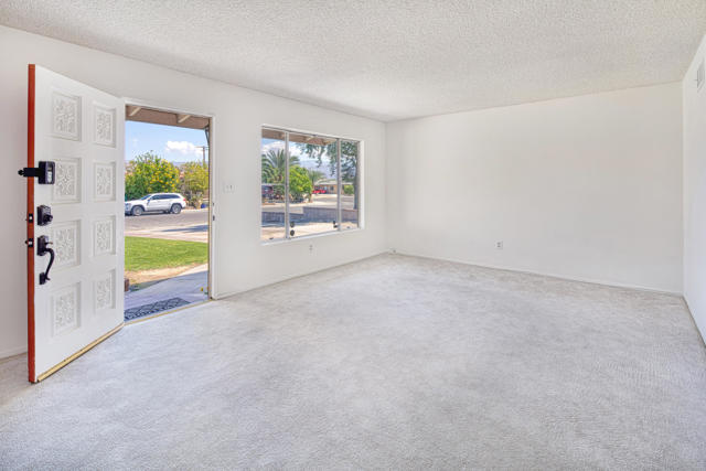 81103 Alberta Avenue, Indio CA: https://media.crmls.org/mediaz/4b1b10b0-932a-451d-91b5-26b6523f707d.jpg