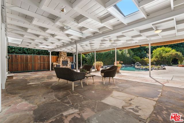 6317 Orion Avenue, Van Nuys CA: https://media.crmls.org/mediaz/4b1b11ef-5b89-4127-b287-ff04acade01b.jpg