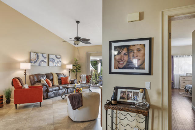 182 Desert Falls Circle, Palm Desert CA: https://media.crmls.org/mediaz/4b1b5687-7ea0-41ac-931b-de324794537a.jpg