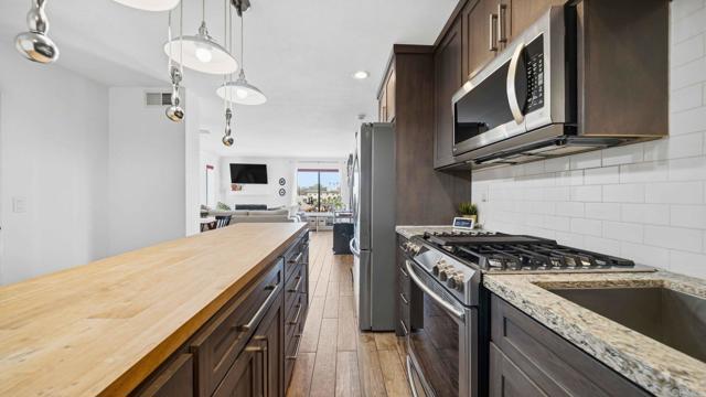 Detail Gallery Image 14 of 32 For 2956 C St #15,  San Diego,  CA 92102 - 2 Beds | 1/1 Baths