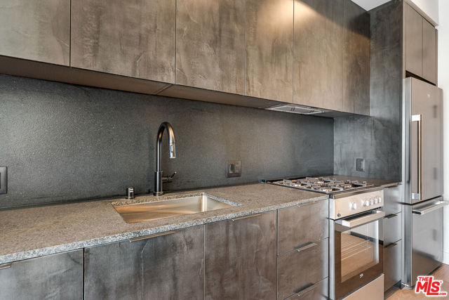 10700 Tabor Street, Los Angeles CA: https://media.crmls.org/mediaz/4b1bec02-c5d7-40df-9a3f-9b5e25851460.jpg