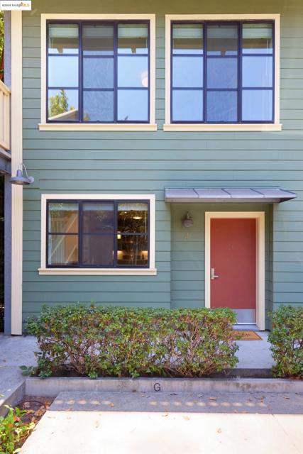 1565 32nd Street, Oakland CA: https://media.crmls.org/mediaz/4b1c02ad-3e34-43f1-949f-36e963519761.jpg