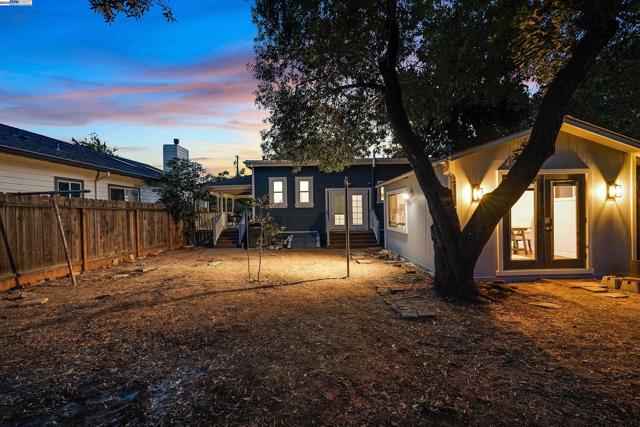 624 N 17Th St, San Jose CA: https://media.crmls.org/mediaz/4b1c4760-5cd0-49d2-890e-dd10b4ac28b3.jpg