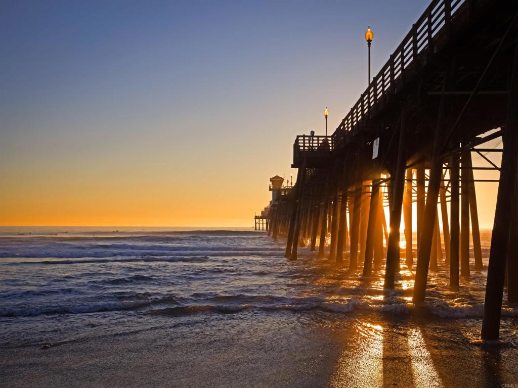 https://media.crmls.org/mediaz/4b1c996b-22c4-4d5a-8570-3cee9783df62.jpg?preset=X-Large