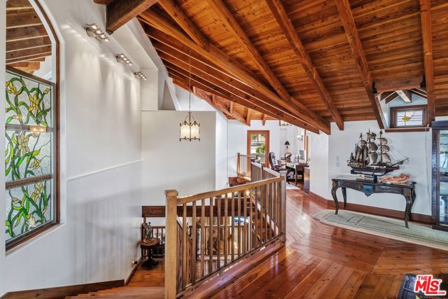 7007 Birdview Avenue, Malibu CA: https://media.crmls.org/mediaz/4b1ca526-940b-4dc9-abb4-e3e8c05cea7a.jpg