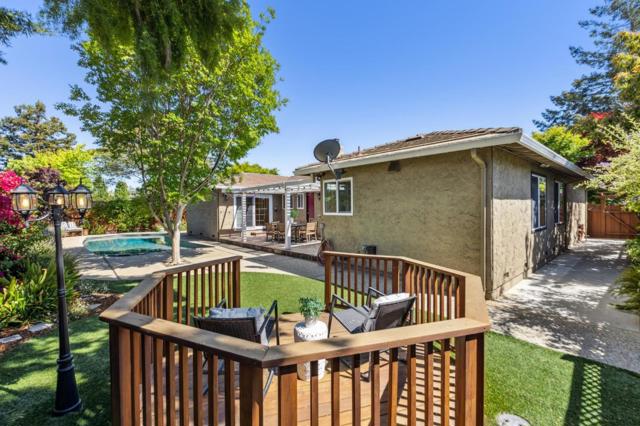 1275 Covington Road, Los Altos CA: https://media.crmls.org/mediaz/4b1d3651-823e-43dc-97f2-f8da447d7cd7.jpg