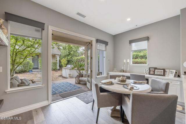 5419 Via Olas, Newbury Park CA: https://media.crmls.org/mediaz/4b1d71bd-c347-465a-ad46-ae6891281c51.jpg