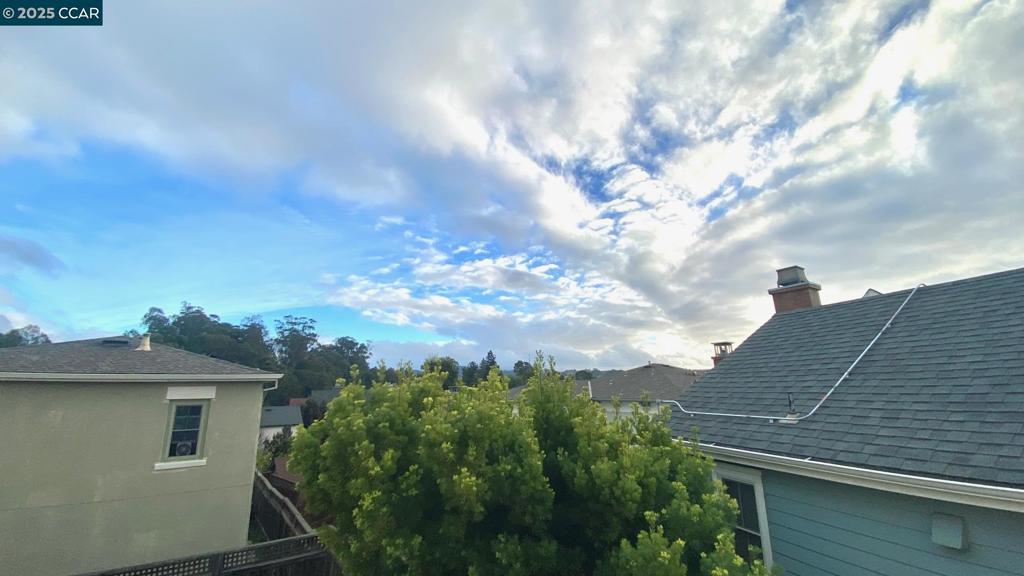 https://media.crmls.org/mediaz/4b1d7bde-2cb0-4786-bd64-12081b1b334e.jpg?preset=X-Large