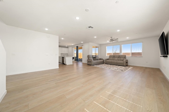 Image 11 of 38 For 12783 Crossbill Way