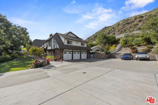 25730 Sand Canyon Road, Santa Clarita CA: https://media.crmls.org/mediaz/4b1eda6a-2880-4b2c-830d-2f2f2744bbc0.jpg