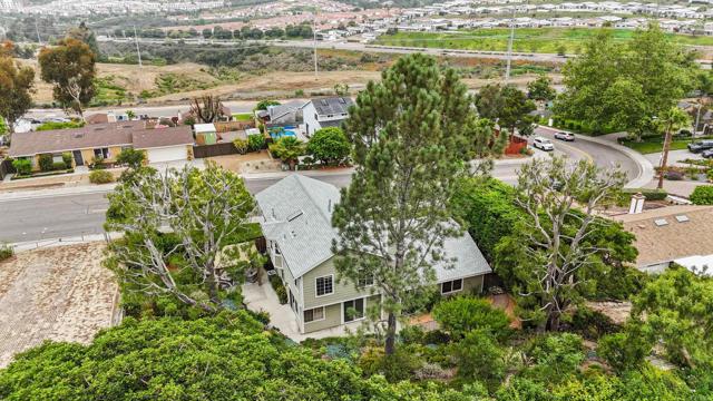 915 Lake Ridge Drive, San Marcos CA: https://media.crmls.org/mediaz/4b1f0db6-1d36-493d-84d0-888c649f0563.jpg