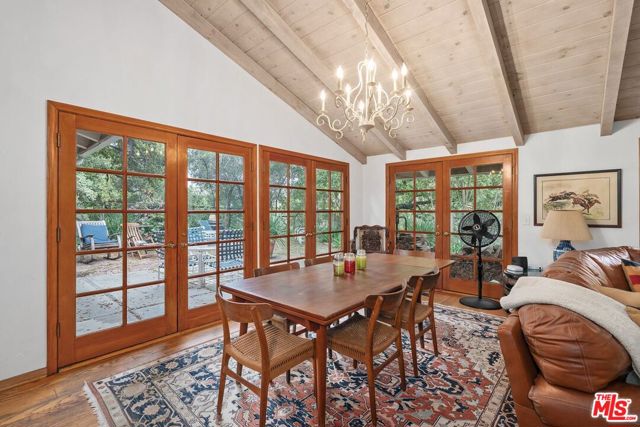 1809 Melhill Way, Los Angeles CA: https://media.crmls.org/mediaz/4b1fbb7a-74a1-4273-bd00-9b2320f6ad72.jpg