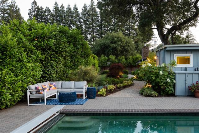 343 Lloyden Park Lane, Atherton CA: https://media.crmls.org/mediaz/4b2005e7-9b64-4ce4-8ec8-607d53b522e4.jpg