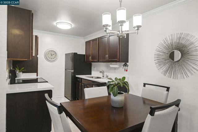 1411 Marchbanks Dr, Walnut Creek CA: https://media.crmls.org/mediaz/4b202d1f-be8c-488d-a37b-9084fb62ac92.jpg