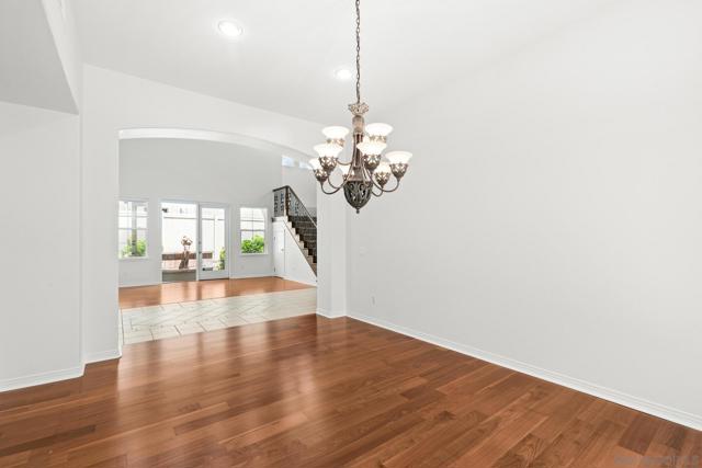 616 Marlin Ln, Carlsbad CA: https://media.crmls.org/mediaz/4b20bbe0-8021-45e5-826e-96e9d45a55c2.jpg