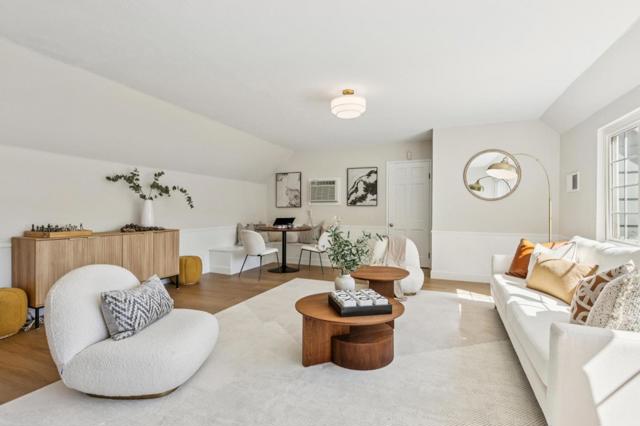 13841 Malcom Avenue, Saratoga CA: https://media.crmls.org/mediaz/4b21723c-600e-4eba-8b11-3522a92814cd.jpg