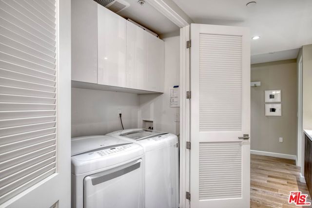 Drew Fenton | 441 S Barrington Avenue Los Angeles CA | MLS: 7091568