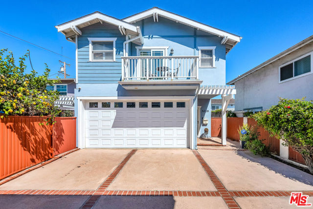 420 S Broadway, Redondo Beach CA: https://media.crmls.org/mediaz/4b232282-e001-4ba0-9c71-eabdd31ea7ee.jpg