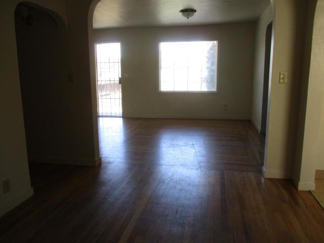 8495 Murray Avenue, Gilroy CA: https://media.crmls.org/mediaz/4b242337-98cc-4c06-b13b-db6aac1280ec.jpg