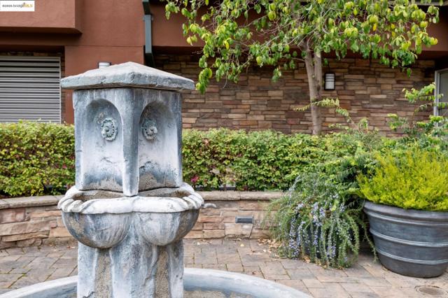 1310 Creekside Dr, Walnut Creek CA: https://media.crmls.org/mediaz/4b25329d-900b-4bf3-b60a-f287c6f3c14a.jpg