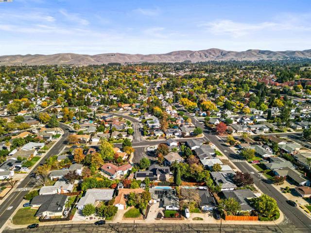 4119 Churchill Dr, Concord CA: https://media.crmls.org/mediaz/4b25c922-1d72-4de6-a40c-28159dfa3933.jpg