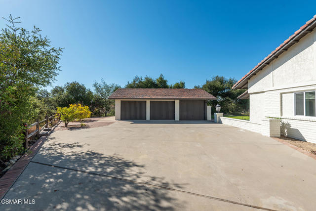1251 Calle Las Casas, Thousand Oaks CA: https://media.crmls.org/mediaz/4b25d6fe-bb8e-49e6-8780-9a1ca6620d2a.jpg