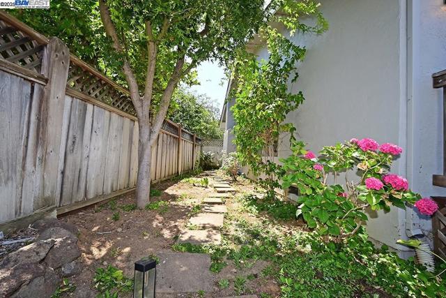 1492 Windsor Way, Livermore CA: https://media.crmls.org/mediaz/4b260df1-6279-44f3-9668-0fbfb8d62c16.jpg