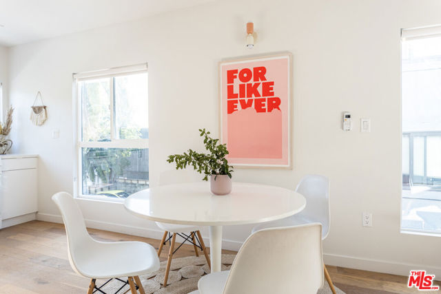 1946 1/2 Preston Avenue, Los Angeles CA: https://media.crmls.org/mediaz/4b2643d1-79cc-4e5f-a9fb-a345106913e4.jpg