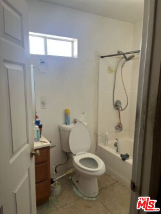 2223 E Oris Street, Compton CA: https://media.crmls.org/mediaz/4b26747d-0f80-46b9-a3f9-986bb1b24885.jpg