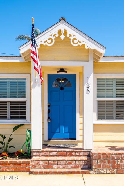 136 Los Angeles Avenue, Oxnard CA: https://media.crmls.org/mediaz/4b269fa9-b725-4c59-91a8-921be941a7e5.jpg