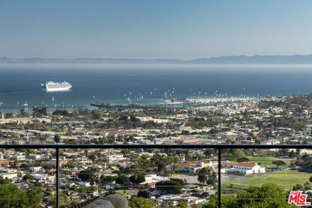 945 Arbolado Road, Santa Barbara CA: https://media.crmls.org/mediaz/4b26fc00-12ba-4e96-babc-9fa2cc47c83c.jpg